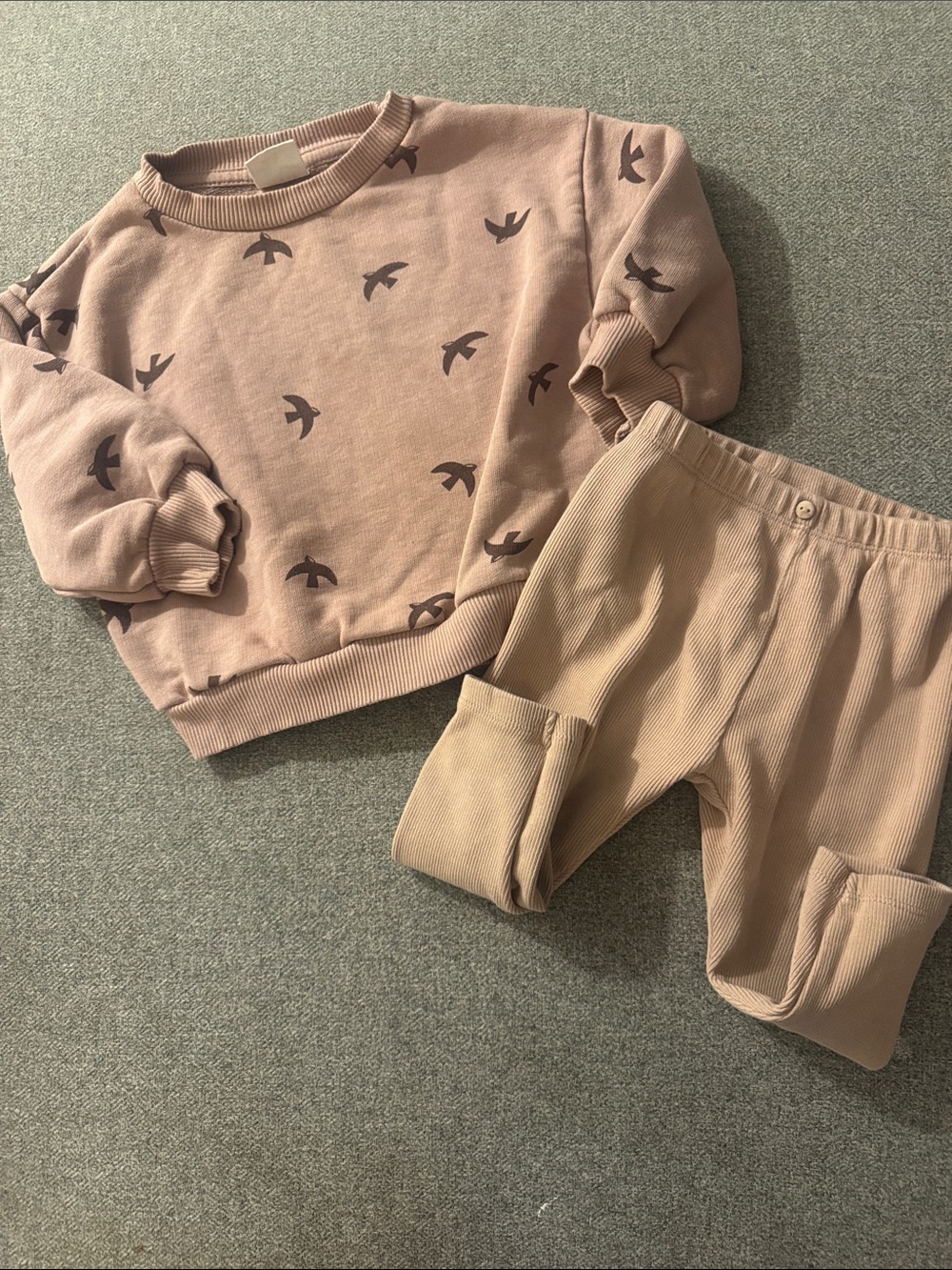 3/$15- Zara set size 12-18 months
